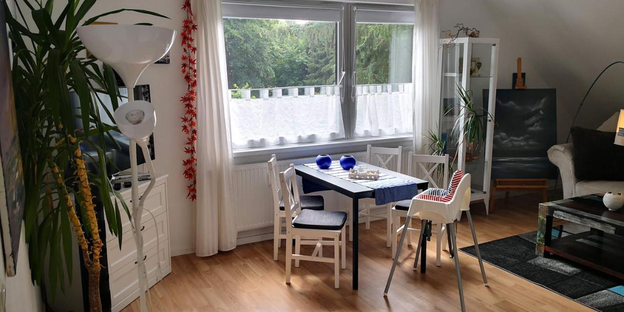 Kuenstler Ferienwohnung 3 Zimmer Kueche Bad Zentrale Lage Wulsbuttel Exterior photo