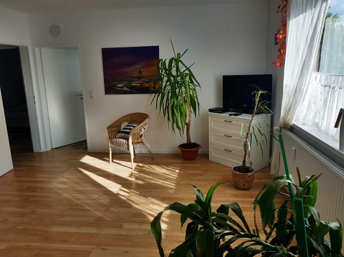 Kuenstler Ferienwohnung 3 Zimmer Kueche Bad Zentrale Lage Wulsbuttel Exterior photo